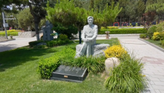 孙礼仁纪念碑完工：以《思索》之名，，，，，，传承艺术之魂